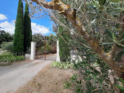 Maison - 492 m² - 12 pièces