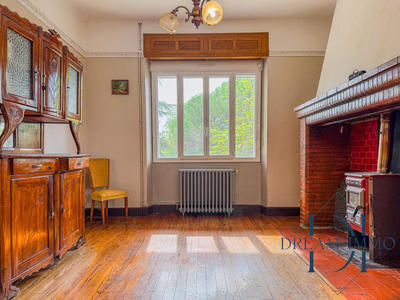 Maison - 204 m² - 8 pièces