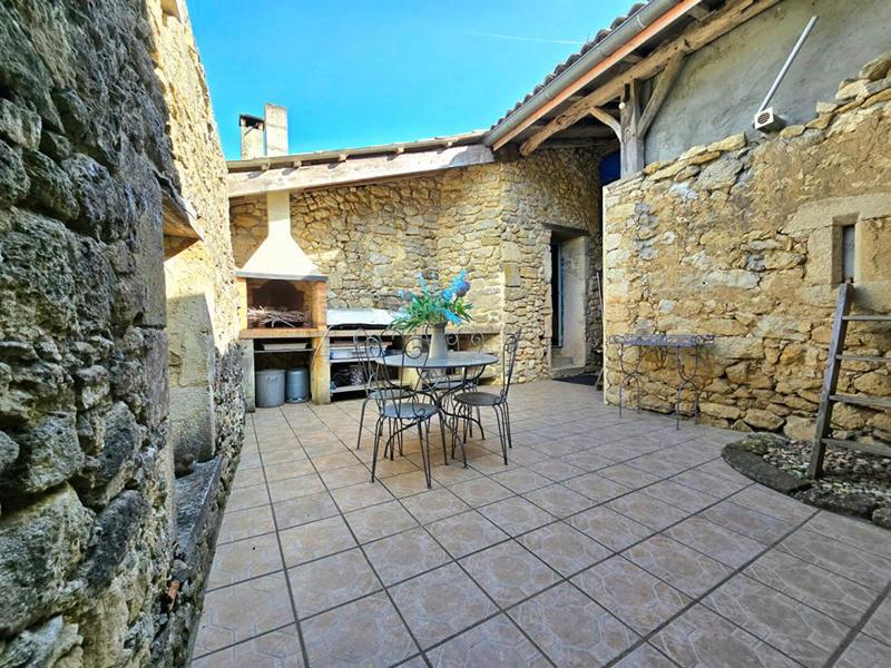 Maison - 312 m² - 7 pièces