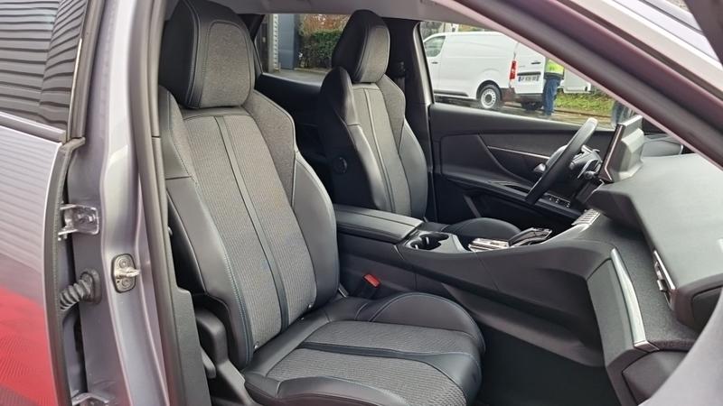 Peugeot 3008 Hybrid 225 E-Eat8 Allure Pack