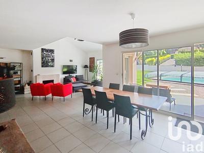 Maison - 204 m² - 6 pièces