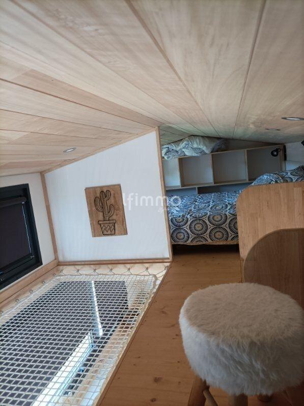 Terrain constructible - 1 836 m²