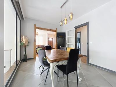 Maison - 236 m² - 10 pièces