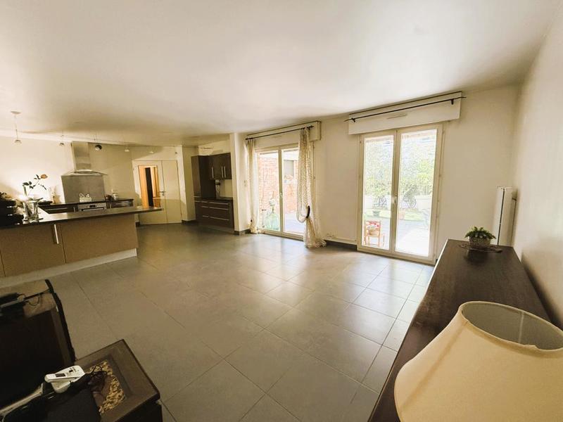 Appartement - 99 m² - 5 pièces