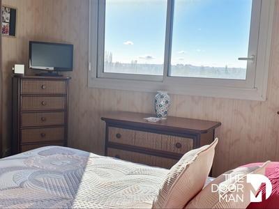 Appartement - 92 m² - 4 pièces