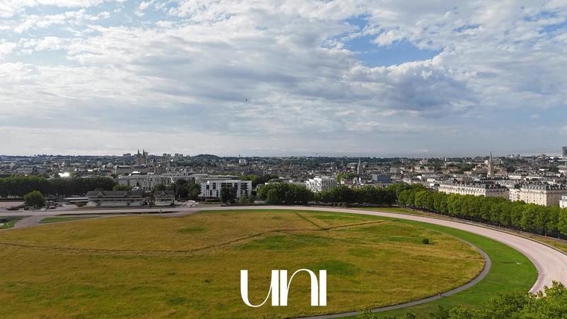 Maison - 427 m² - 14 pièces