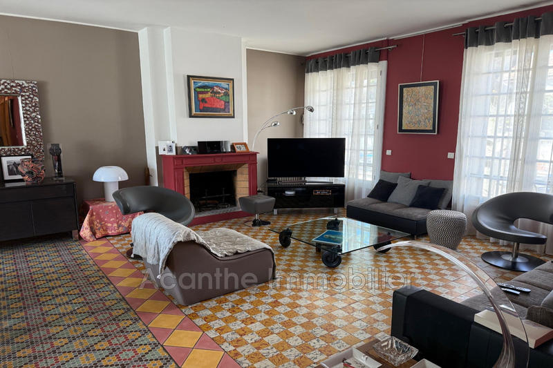 Maison - 272 m² - 6 pièces