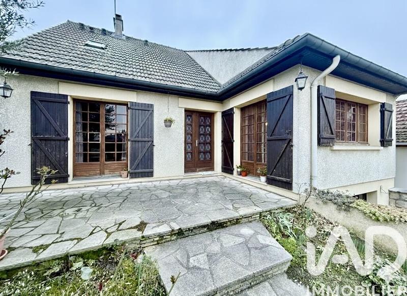 Maison - 180 m² - 8 pièces