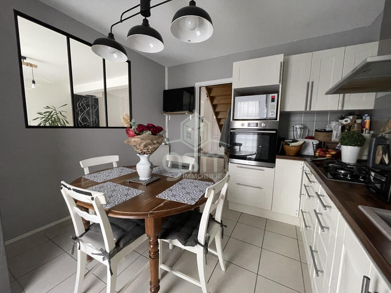 Maison traditionnelle - 131 m² - 7 pièces