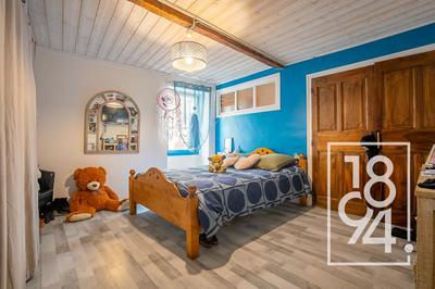 Maison - 182 m² - 8 pièces