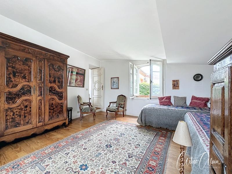 Maison bourgeoise - 213 m² - 8 pièces