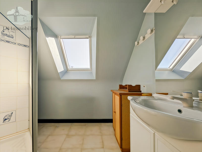 Maison - 143 m² - 7 pièces