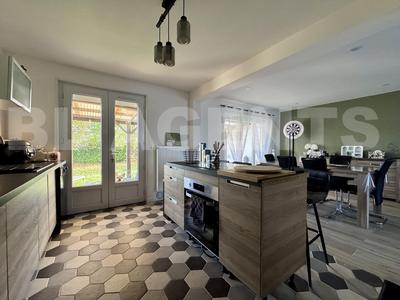 Maison - 82 m² - 4 pièces