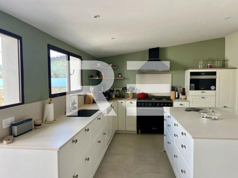 Maison - 298 m² - 7 pièces