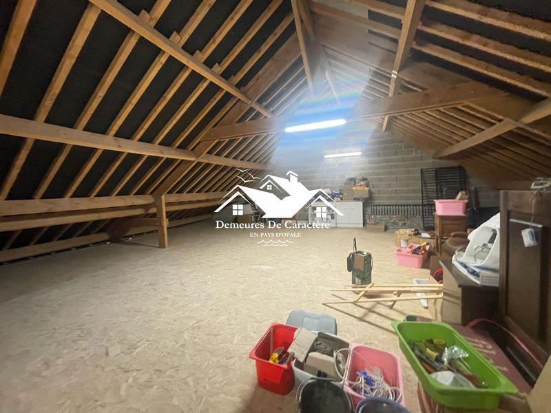 Maison - 250 m² - 8 pièces