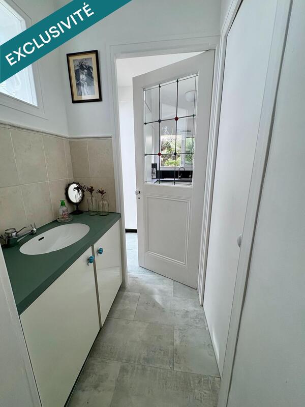 Maison - 210 m² - 8 pièces