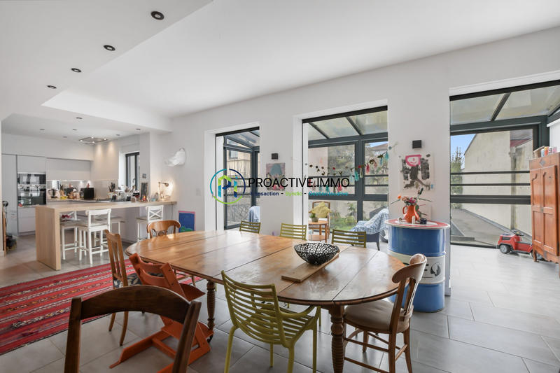 Appartement - 230 m² - 6 pièces