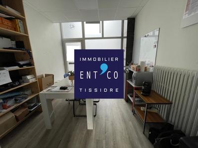 Local commercial - 82 m² - 4 pièces