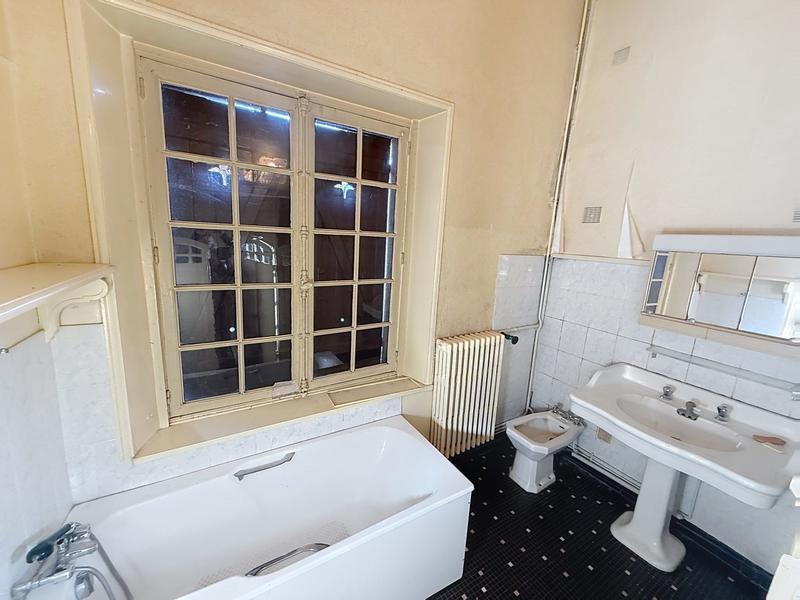 Maison ancienne - 187 m² - 7 pièces