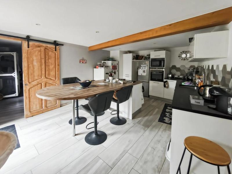 Maison - 180 m² - 7 pièces