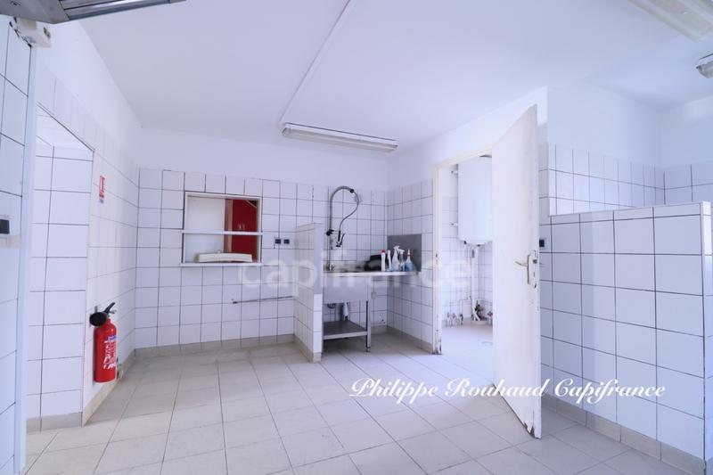 Maison - 220 m² - 11 pièces