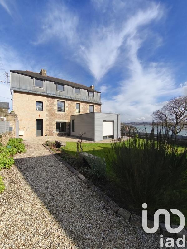 Maison - 180 m² - 10 pièces