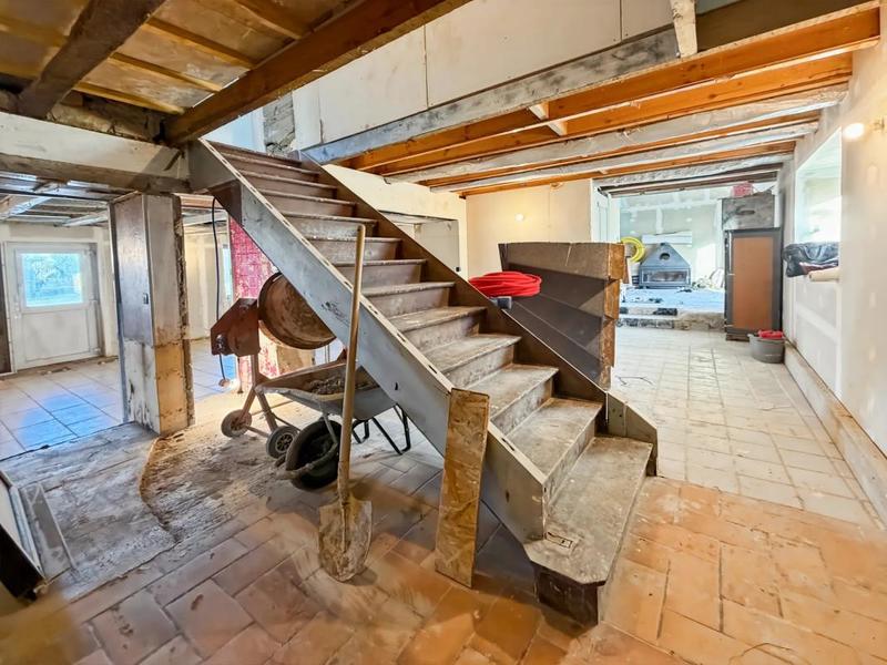 Maison - 250 m² - 6 pièces