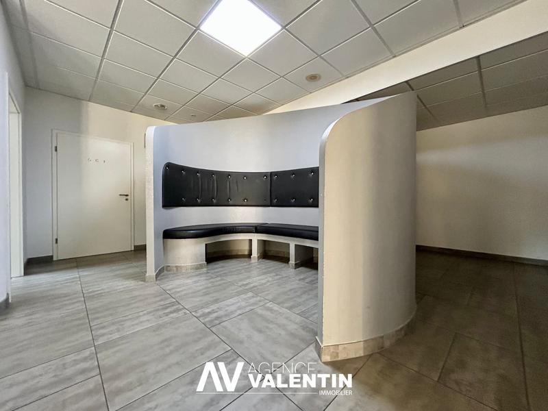 Local commercial - 398 m² - 8 pièces