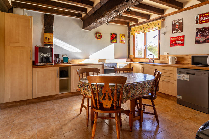 Maison - 205 m² - 9 pièces