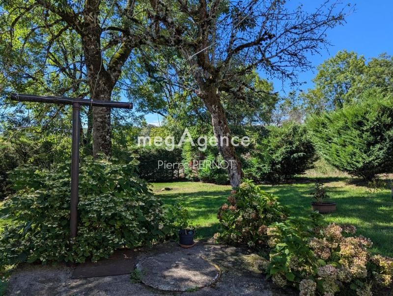 Maison en pierre - 251 m² - 8 pièces