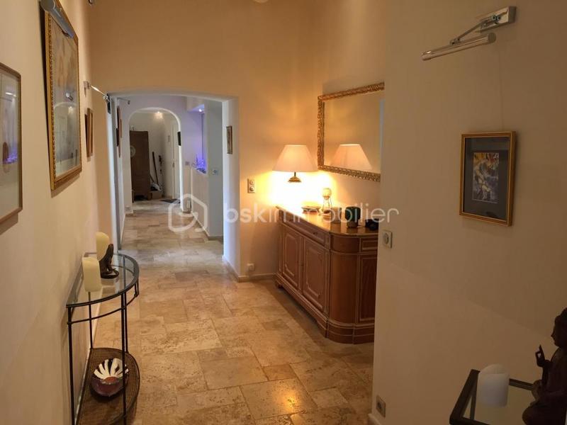 Propriété - 490 m² - 10 pièces