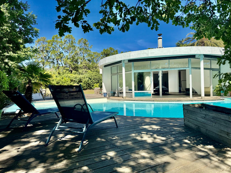 Maison - 346 m² - 6 pièces