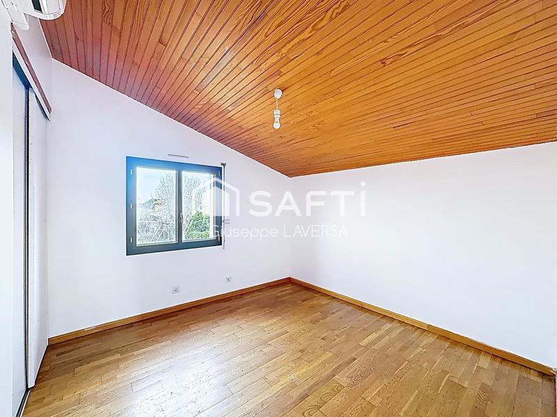 Maison - 207 m² - 7 pièces