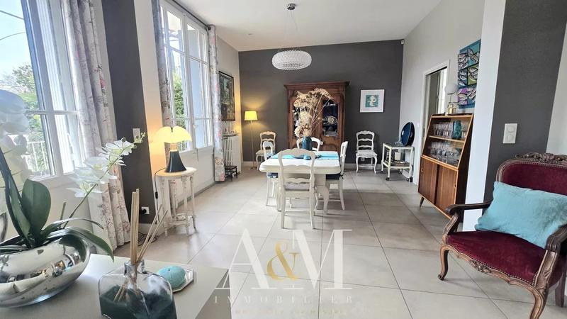 Villa - 202 m² - 6 pièces