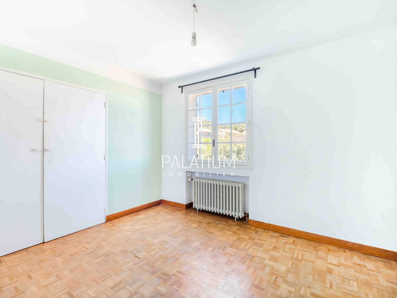 Maison - 210 m² - 8 pièces