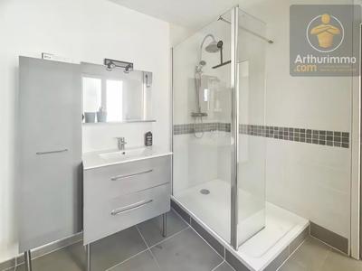 Maison - 186 m² - 8 pièces