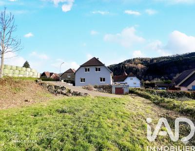 Maison - 142 m² - 6 pièces