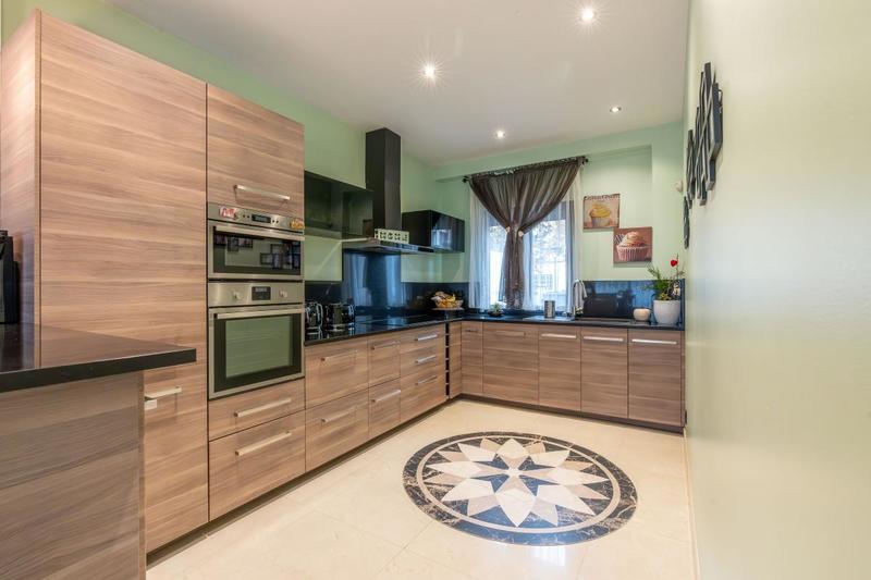 Maison - 148 m² - 6 pièces