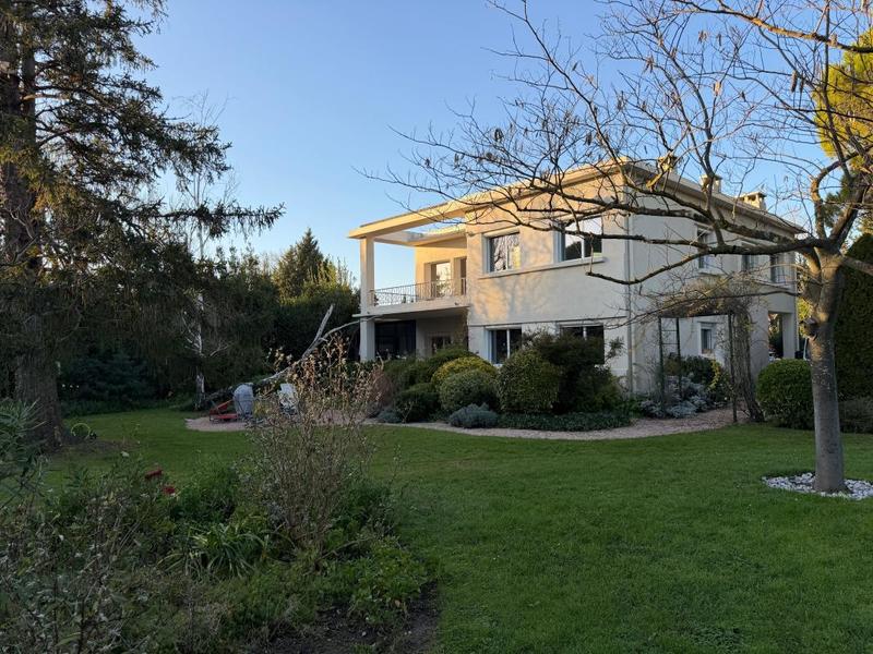 Villa - 196 m² - 7 pièces