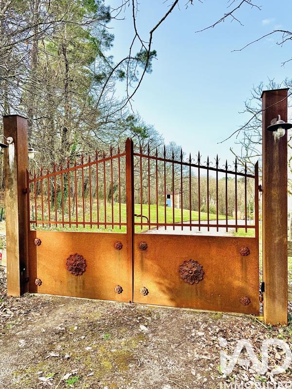 Maison - 200 m² - 5 pièces