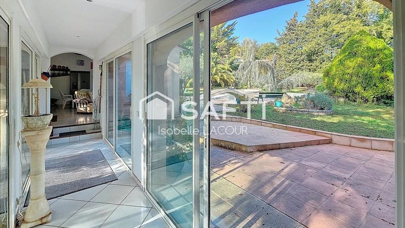 Villa - 260 m² - 6 pièces