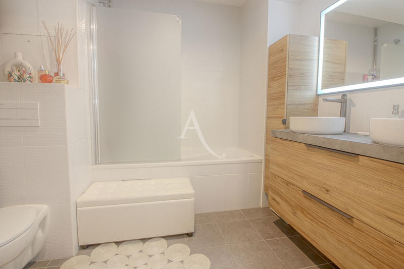 Appartement - 89 m² - 5 pièces