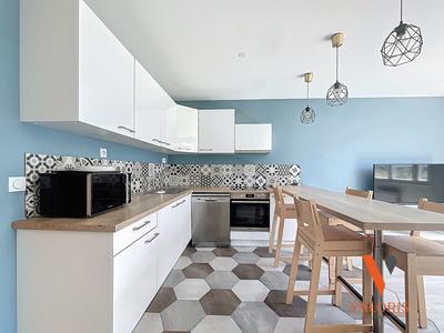 Appartement - 99 m² - 5 pièces