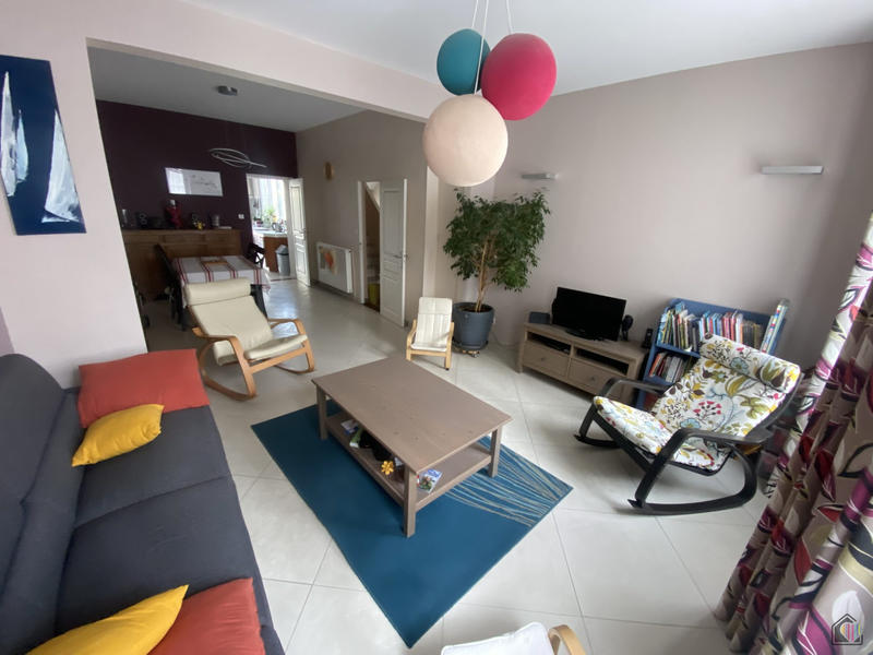 Maison traditionnelle - 163 m² - 6 pièces