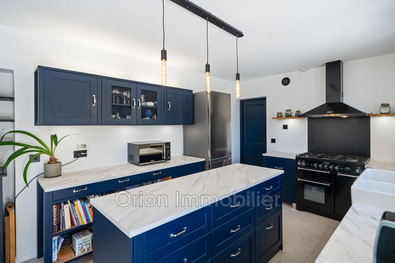 Maison - 198 m² - 8 pièces