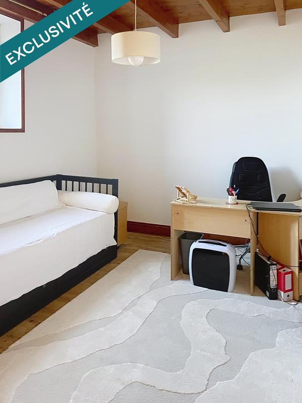 Maison - 330 m² - 10 pièces