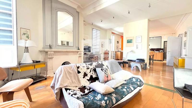 Appartement - 205 m² - 6 pièces