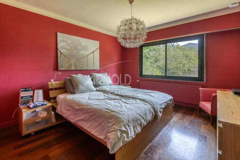 Maison - 327 m² - 15 pièces