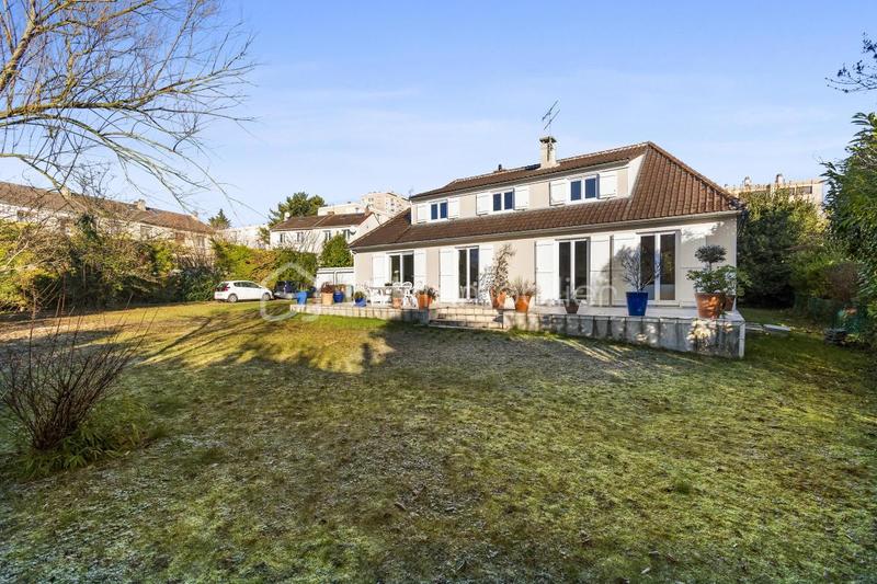 Maison - 189 m² - 8 pièces