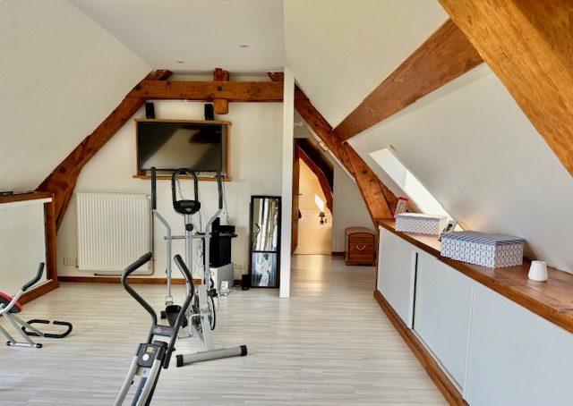 Maison - 260 m² - 9 pièces